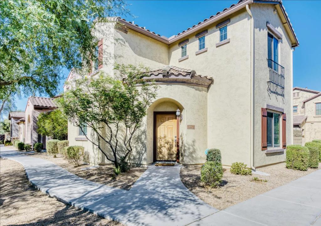 21130 N 36TH Place Phoenix AZ 85050
