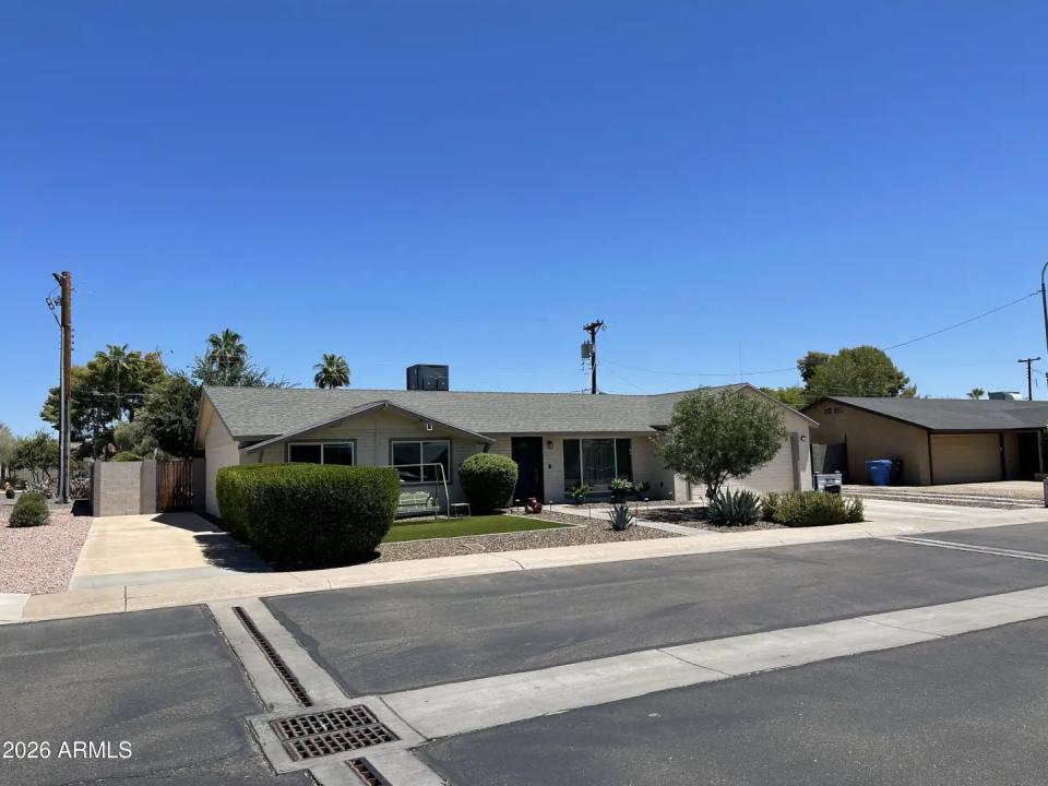 1828 W LAWRENCE Lane Phoenix AZ 85021