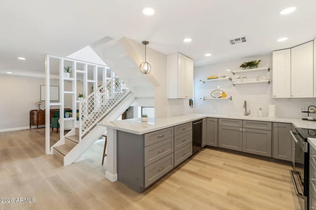 2 W GEORGIA Avenue 9 Phoenix AZ 85013
