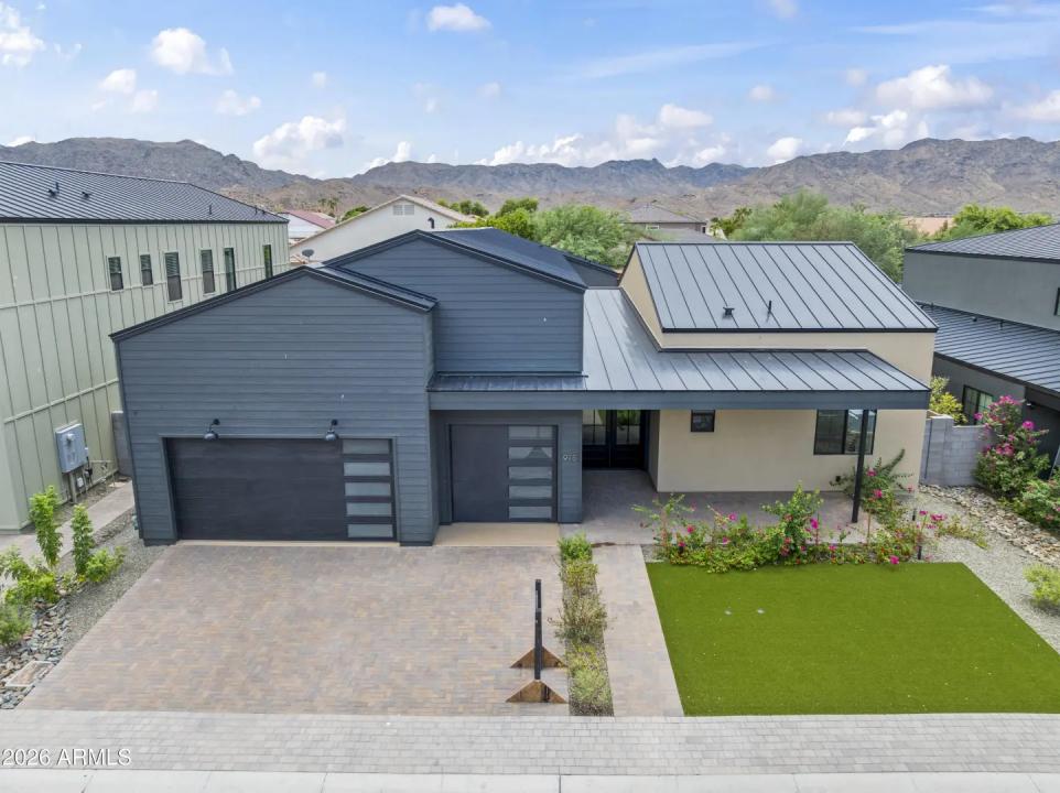 915 W ARDMORE Road 11 Phoenix AZ 85041