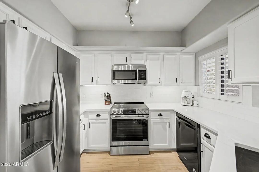 15095 N THOMPSON PEAK Parkway 1064 Scottsdale AZ 85260