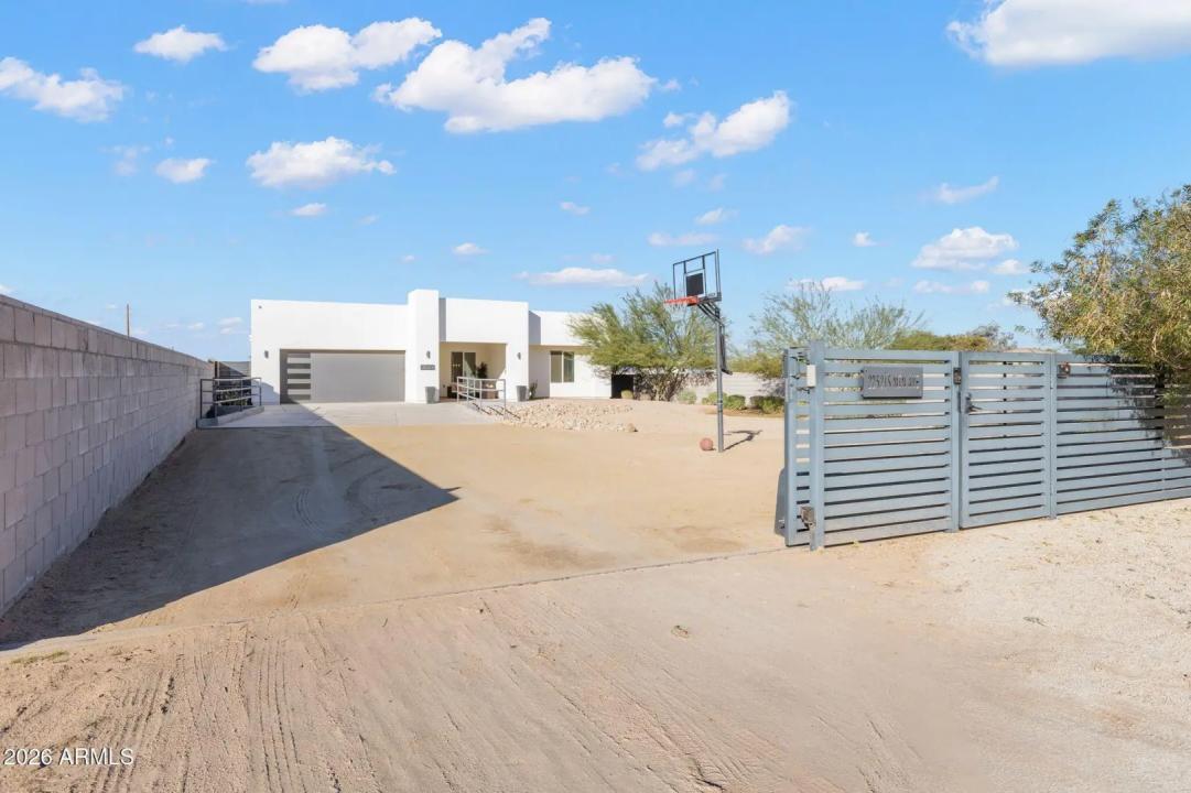 2252 E SOUTH MOUNTAIN Avenue Phoenix AZ 85042