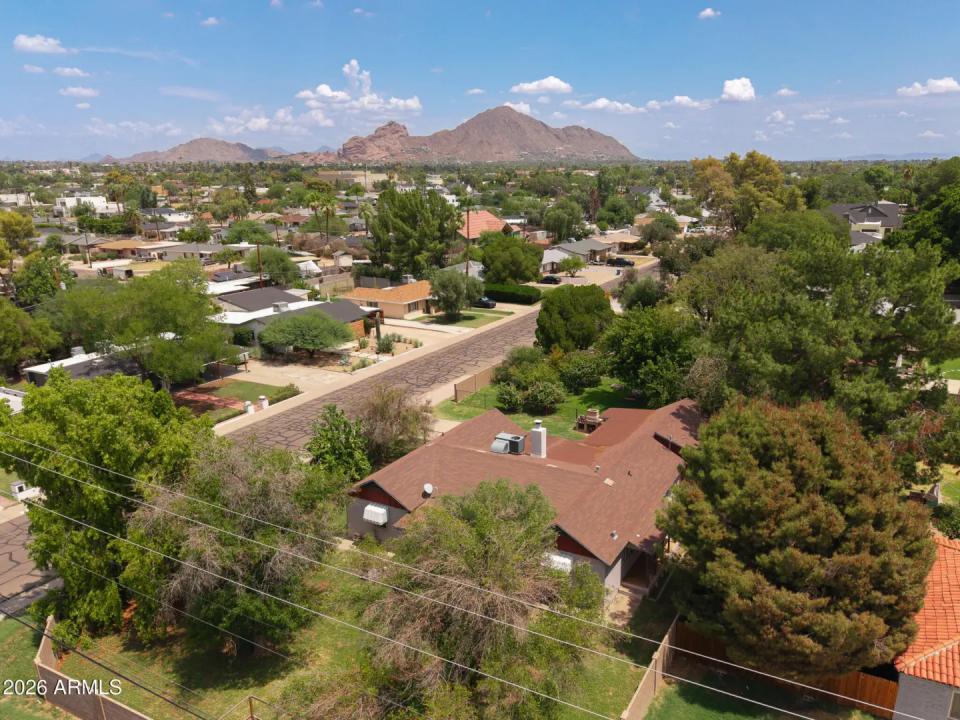 3205 E CLARENDON Avenue Phoenix AZ 85018