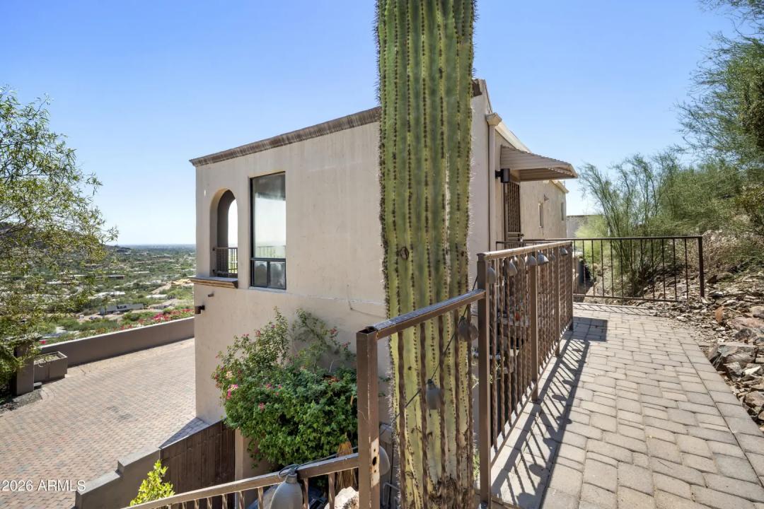 6900 N HIGHLANDS Drive Paradise Valley AZ 85253